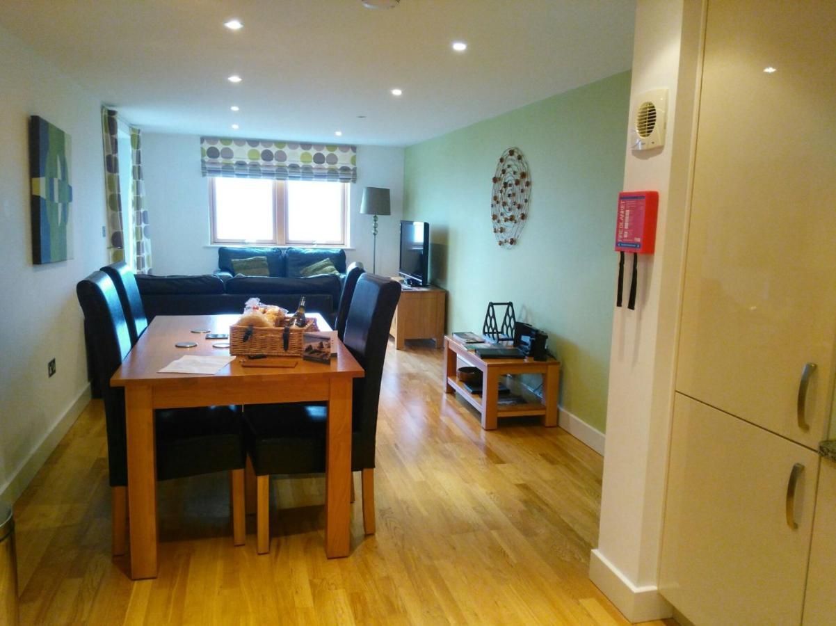 South Fistral Seaview 2-Bed Apartment นิวคีย์ ภายนอก รูปภาพ