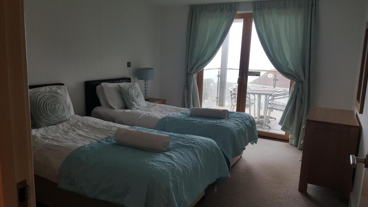 South Fistral Seaview 2-Bed Apartment นิวคีย์ ภายนอก รูปภาพ